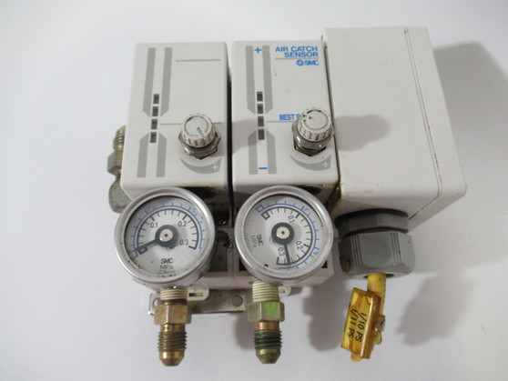 SMC ISA15-2-R-01-G 2 Station Air Catch Sensor w/Gauge Unit USED