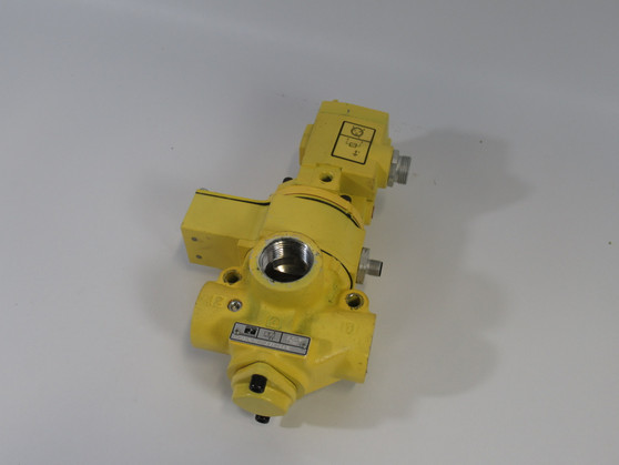 Ross SV27NC305407PSAA1D Sensing Valve 3/2 Way 1/2" NPT In-Out 24VDC USED