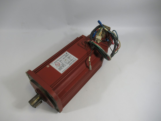Yaskawa USASEM-18YRS11 Servo Motor 1.54kW 2000rpm 11.4A 7.35Nm USED