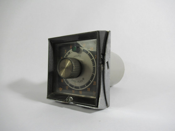Eagle Signal HP510A6 Reset Timer 120V 60Hz 0-30Hr USED