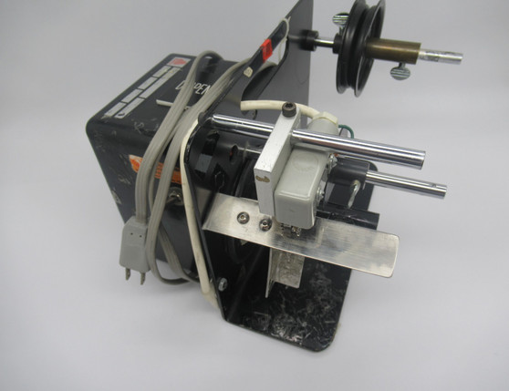 Avery U-45 Label Dispenser 4.5" Width Labels 5" Per Second Standard Speed USED