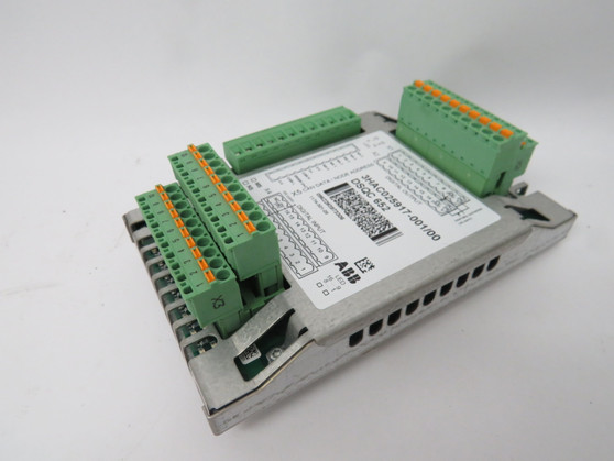 ABB 3HAC025917-001/00 DSQC-652 I/O Unit w/Connectors 24VDC USED