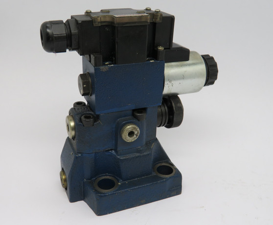 Rexroth R900923433 Pressure Relief Valve Missing Screws 24VDC 1.25A USED