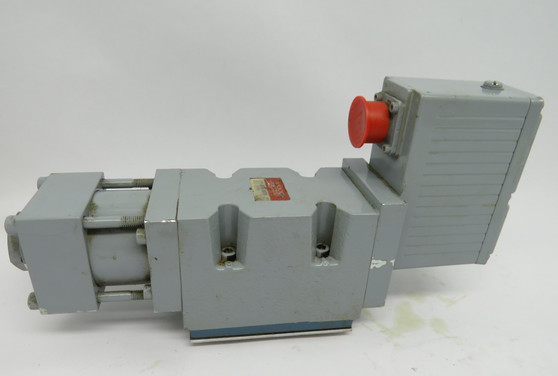 MOOG J634-307A Direct Drive Servo Valve USED
