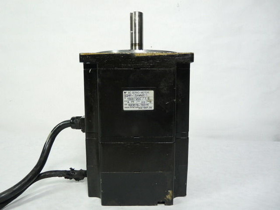 Yaskawa SGMP-15AWYR11 Servo Motor 1.5kW 3000RPM 200V 4.77Nm 7.5A 1500W  USED