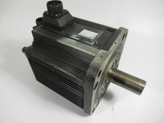 Yaskawa AC Servo Motor 4400W 1500RPM 200V 28.4Nm 32.8A USED