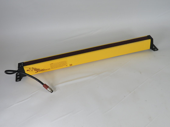 STI MS46SR-20-520-Q1-R-NC-FP Light Curtain Receiver 24VDC 0.-9m Range USED