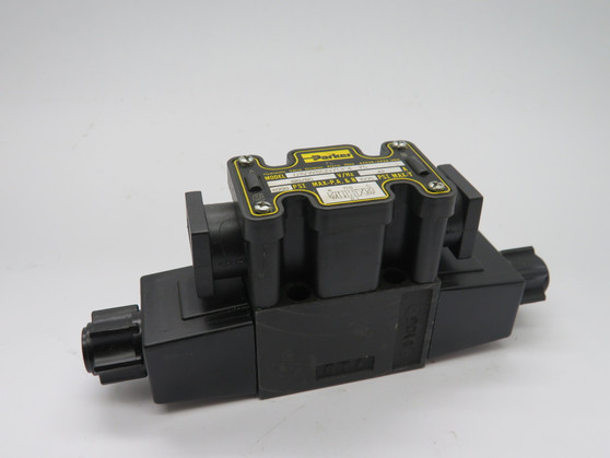 Parker D1VW8CNYCF4-75 Directional Control Valve 120V@60Hz .42A 4000 psi USED
