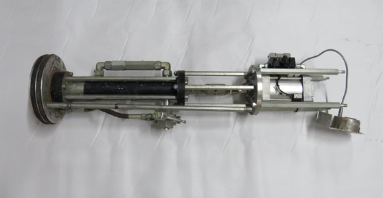 Graco Check-Mate Pump Assembly 11.0625x2" Platen W/ Flat Dual Wiper USED