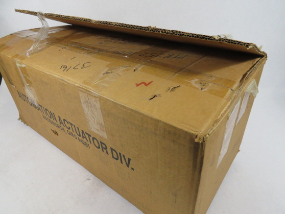 Parker PTR252-100L-PC23M-C Rotary Actuator 250PSI Max ! NEW !