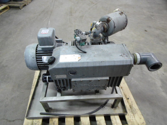 Busch 160-136 Vacuum Pump 2 mbar 6L C/W Toshiba Motor 7.5HP 1750RPM  USED
