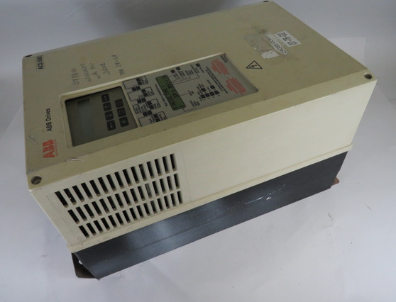 ABB ACS501-015-6X00P2 Adjustable Frequency Drive SHELF WEAR/DENT MOUNT USED