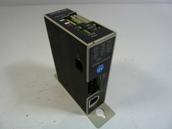 Allen-Bradley 2100-GK61 Communication Module  USED