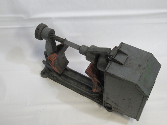 BTH F527980/1/27 Type AC Perigrip Brake 100LB-FT 550V 90W 1INS Max Clapper USED