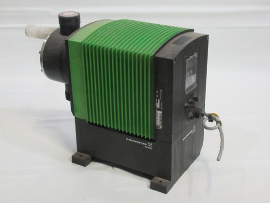 Grundfos DME375-10AR-PV/T/C-S-31A2A2F Digital Diaphragm Dosing Pump DMG USED