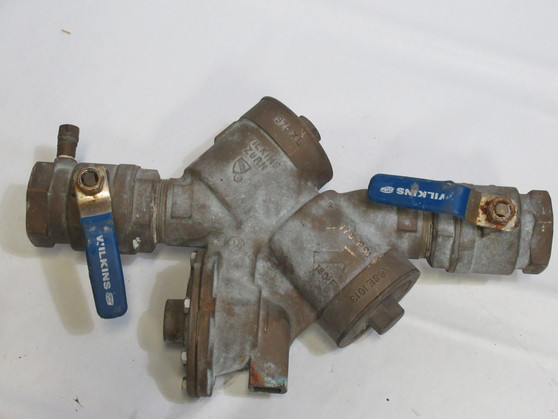 Wilkins Zurn 2-975XL Reduced Pressure Zone Backflow Preventer 2" FNPT RUST USED