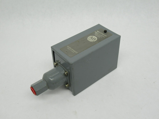 Allen-Bradley 836-C7 Series CA Pressure Switch 600V 1/4" NPT SHELF WEAR NOP