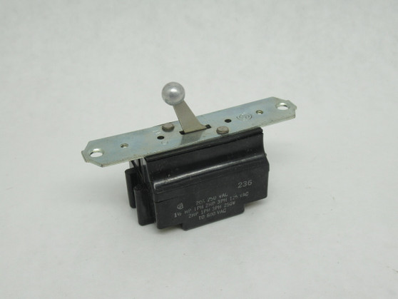 Cutler-Hammer 8337K2 Toggle Switch 3PST ON-NONE-OFF 20A 250V 1-1/2 HP 1Ph NOP