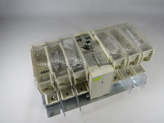Socomec 2700DIV3 224430 Disconnect Assembly 6x200A 600V 50/60Hz SHELF WEAR USED