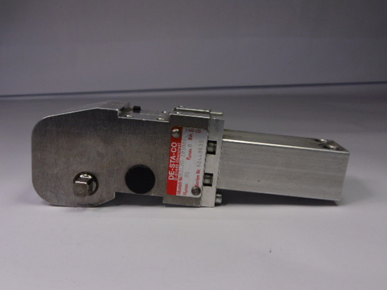 Destaco 82L2G-203B800B Pneumatic Power Clamp G1/8 USED