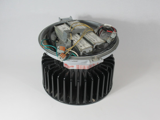 Cooper Crouse-Hinds VMV9L Hazardous Conditions Light WEAR/MISSING HARDWARE USED
