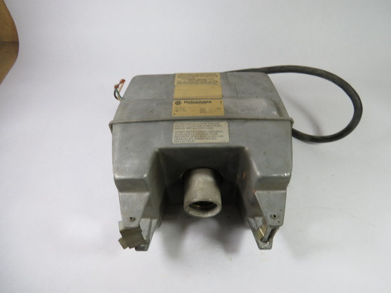 Holophane MB3A400MHMT-B Industrial Light Box 445 Watts Max Bulb 400W  USED