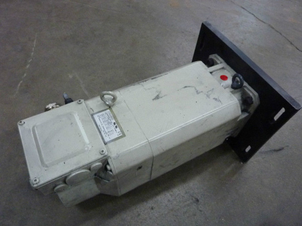 Siemens 1PH7105-2NF02-0BJ9 Servo Motor 1500-2000RPM 346-450V 17.50A  USED