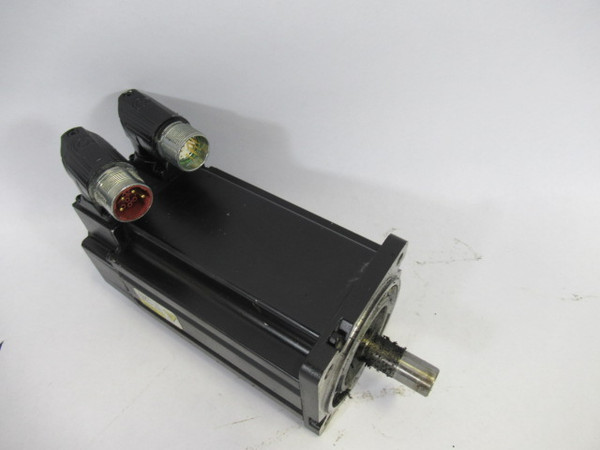 Allen-Bradley MPL-B330P-RJ72AA Series A 1.8/2.4kW 5000rpm 460V FRAME 3 USED