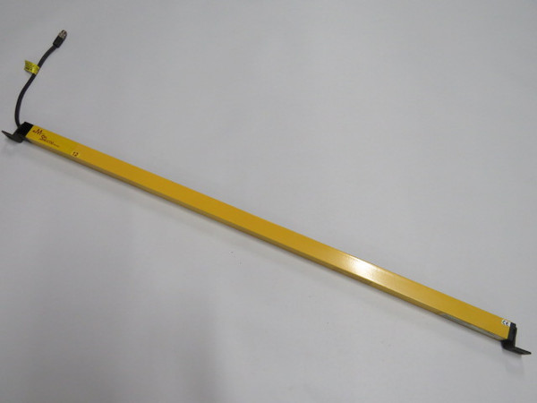 STI MC47SR-12-900-X Light Curtain Transmitter 0.2-3m Range USED