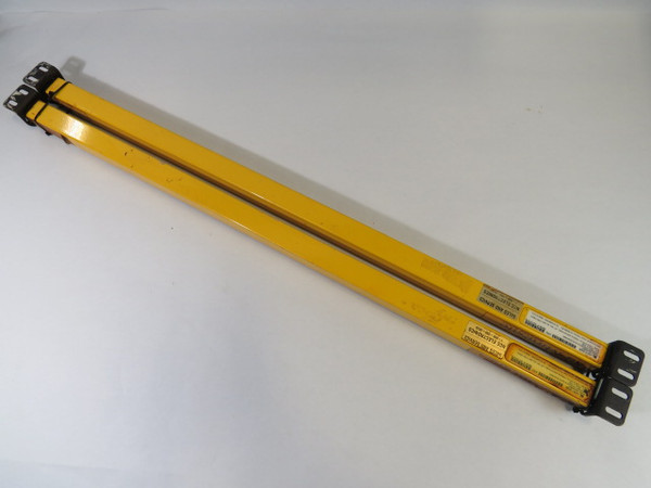 STI MS4332B Light Curtain Transmitter & Receiver 1-30' Range USED