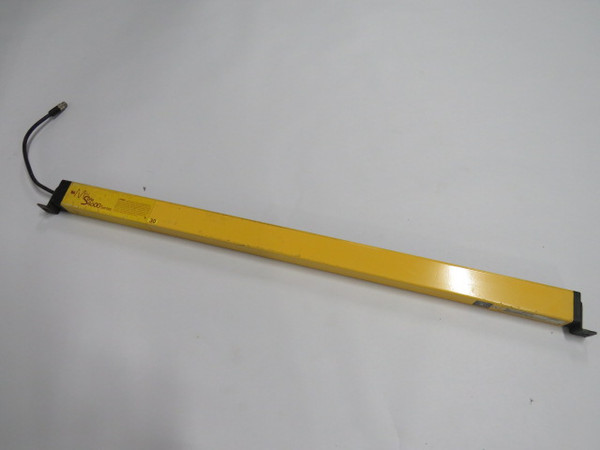 STI MS46-30-870-Q1 Light Curtain Transmitter 24VDC 285mA USED