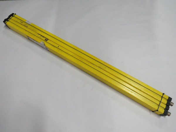 Allen-Bradley 440L Light Curtain Transmitter & Receiver 0.5-18m Range USED