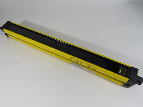 Allen-Bradley 440L-T4B0450-N Light Curtain Transmitter 0.3-6m Range USED