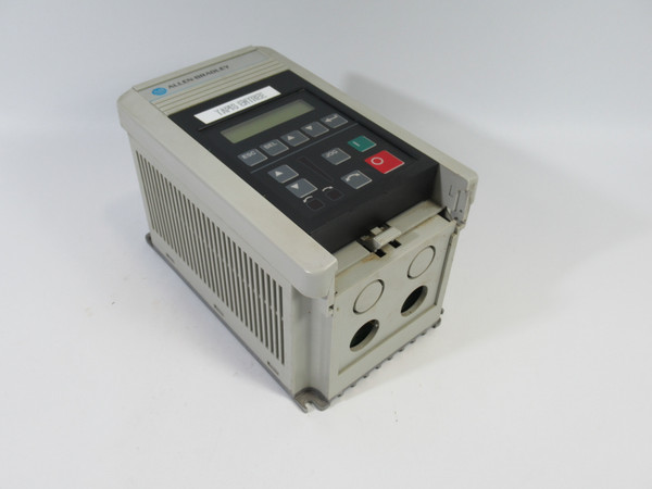 Allen-Bradley 1305-AA02A-FR AC Drive SER C 0.5HP MISSING KEYPAD FLAP USED