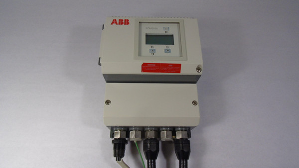 ABB FCM2000ME2 ME21T3AA1GEC Mass Flow Meter Control Panel 115/230V  USED