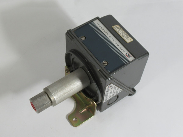 United Electric J303-613 Pressure Switch 500-4000 psi 50-700 psi NOP