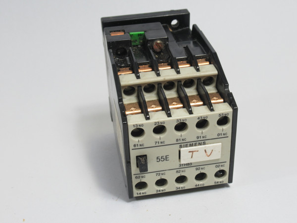 Siemens 3TH8355-0AK6 Contactor 110V@50/60Hz 5NO 5NC USED