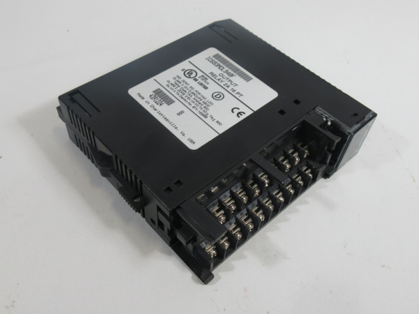 GE Fanuc IC693MDL940F Output Relay Module 2A 16PT *Missing Door* USED
