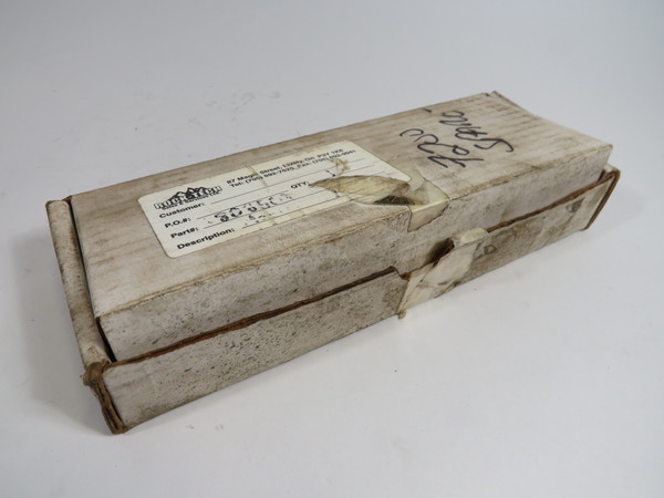 Lincoln 81770-2 Lubricant Metering Device 2 Outlets MISSING HARDWARE NEW