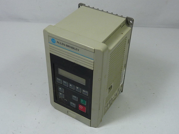 Allen-Bradley 1305-AA02A-FR AC Drive SER C 0.5HP 3Ph 200-230V 2.3A USED