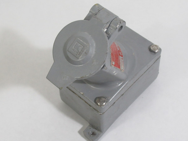 Hubbell UGR0C-15231 Killark Quick Wire Acceptor 15A 125VAC 3W 2P USED