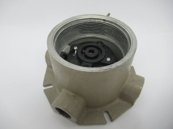 Killark EZX3 HLEZ-C3 Hazardous Location Ceiling Base 1"NPT USED