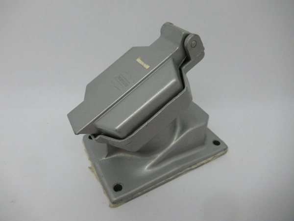 Crouse-Hinds ENR-5151 Aluminum Receptacle 15A 125V 3W 2P SHELF WEAR USED