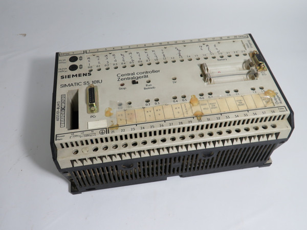Siemens 6ES5101-8UA13 Central Controller 220VAC 24VDC 5A MISSING COVER USED