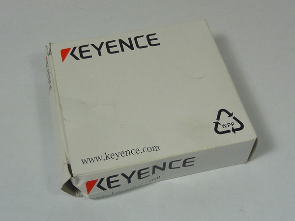 Keyence LR-ZB250P CMOS Laser Sensor 10-30VDC 100mA 250mm Range 2m Cable NEW