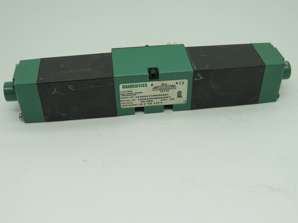 Numatics 153SS531M000061 Solenoid Valve 24VDC .25Amp 3/8" NPT Missing Base USED