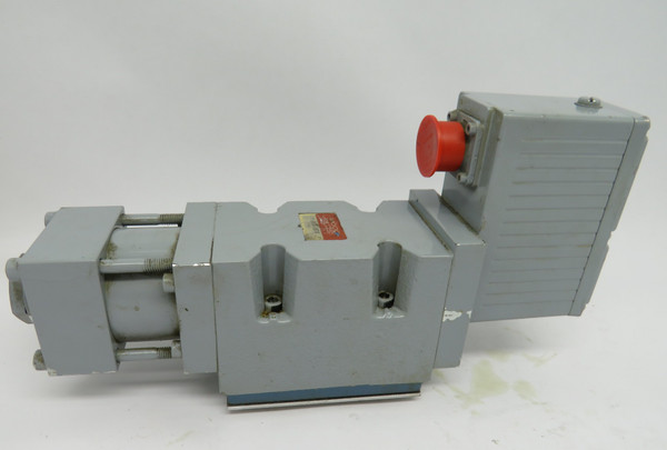 MOOG J634-307A Direct Drive Servo Valve USED