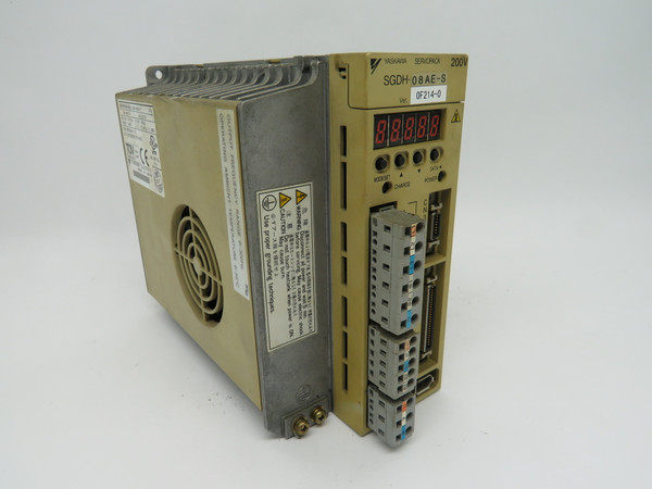 Yaskawa SGDH-08AE-S Servo Pack AC Drive 0.8kW 1.073HP 3Ph 0-230V 5.7A USED