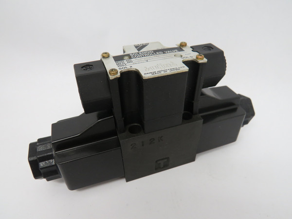 Daikin KSO-G02-4CA-30 Directional Control Valve 100/100-110VAC 50/60Hz NOP