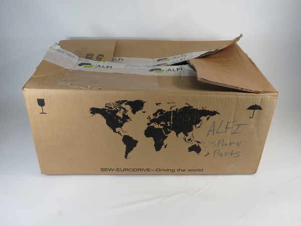 Sew-Eurodrive MDX61B0030-5A3-4-00 Inverter Drive 4.9kVA 3Ph 0-500V 7A(400V) NEW